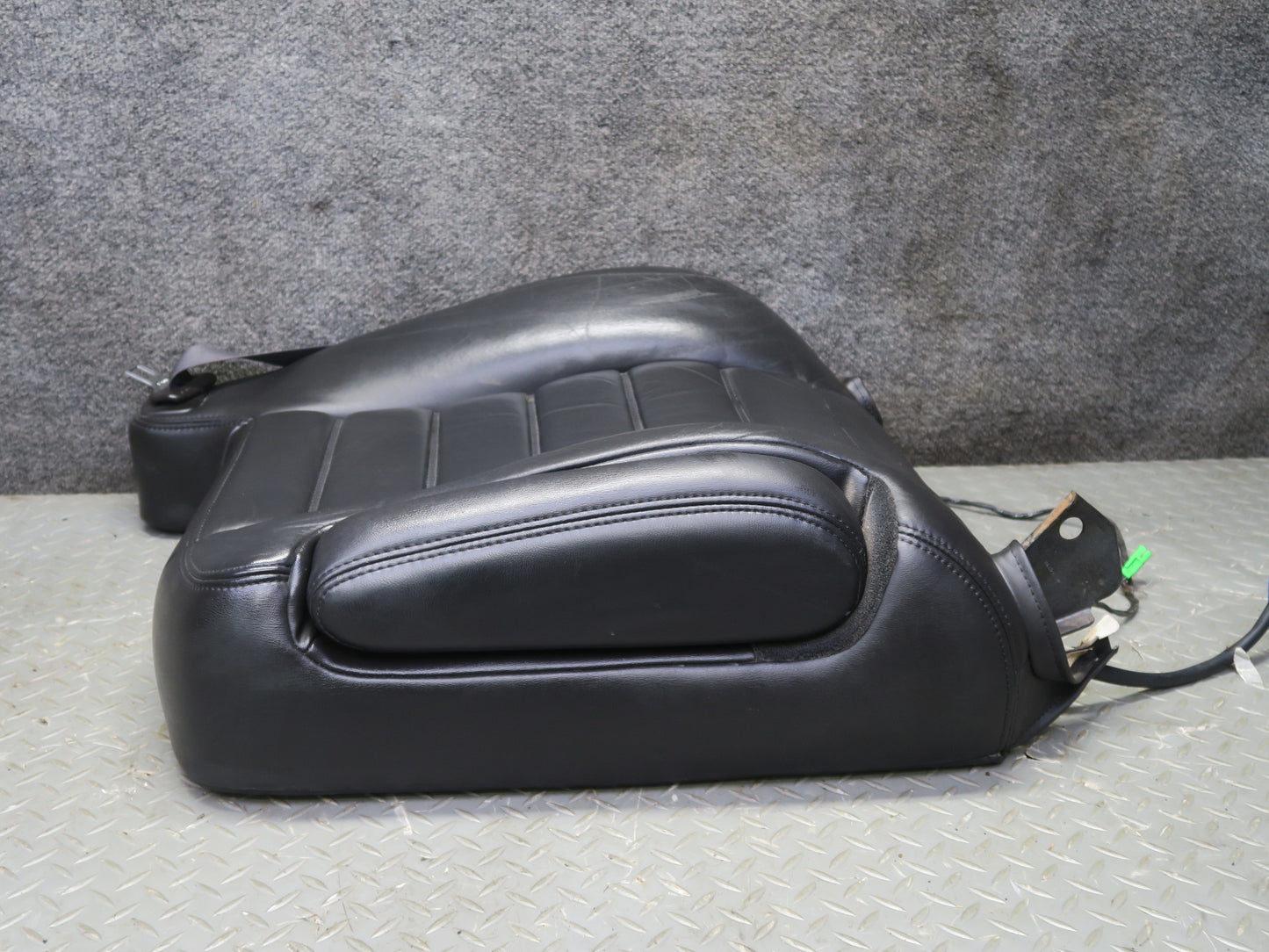 2005-2007 Hummer H2 Front Left Driver Side Seat Upper Cushion Leather