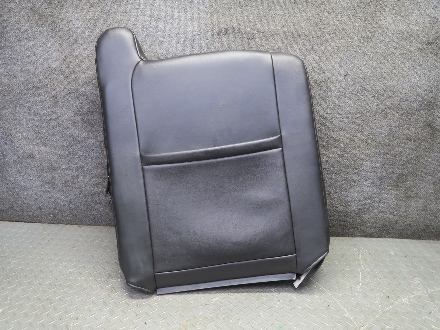 2005-2007 Hummer H2 Front Left Driver Side Seat Upper Cushion Leather