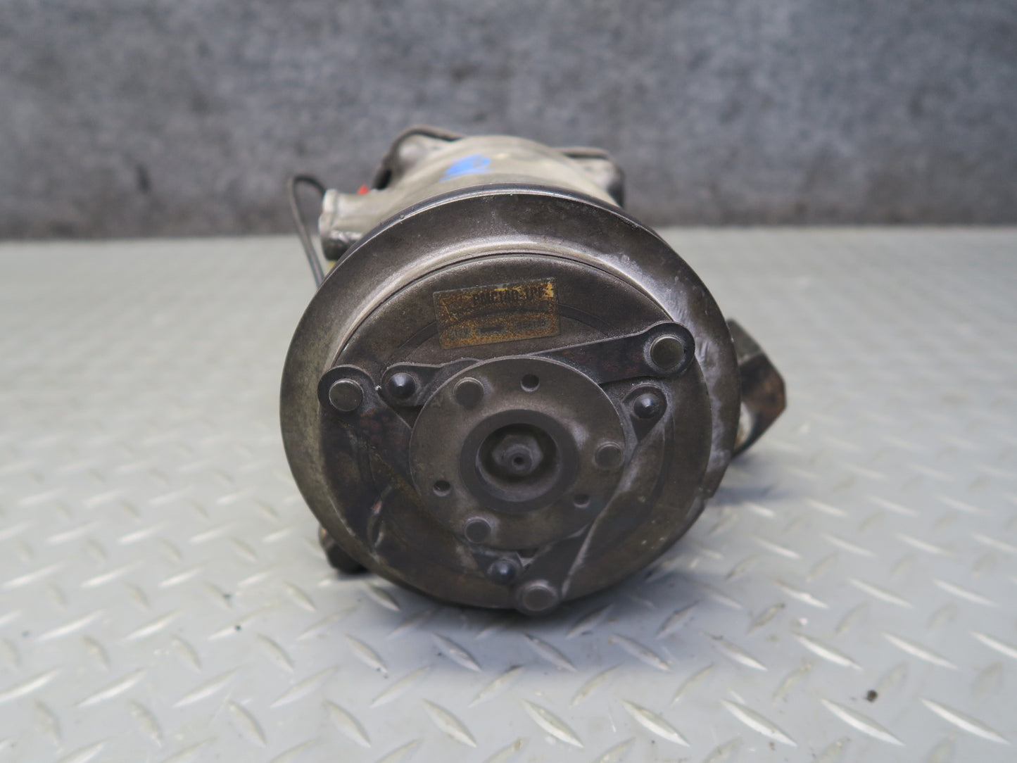 87-89 Nissan Z31 300ZX NA A/C Air Condition Compressor 252585 OEM