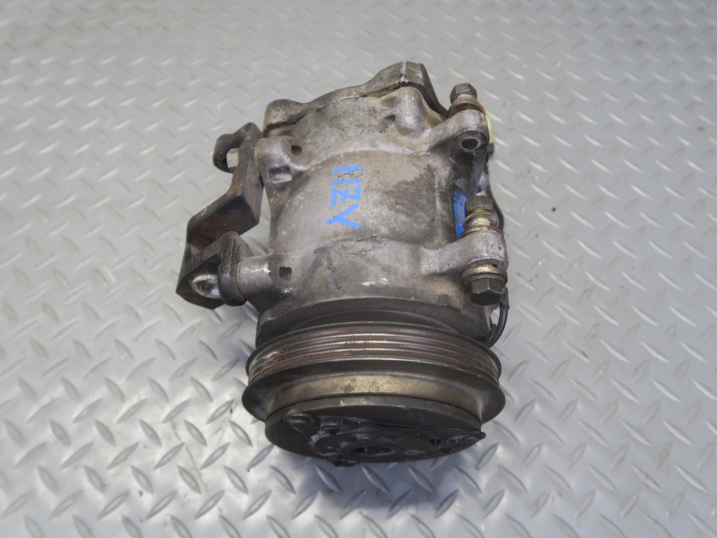 87-89 Nissan Z31 300ZX NA A/C Air Condition Compressor 252585 OEM