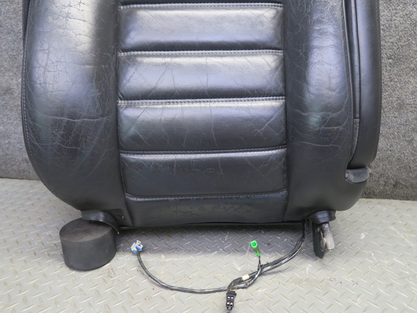 2005-2007 Hummer H2 Front Right Passenger Side Seat Upper Cushion Leather