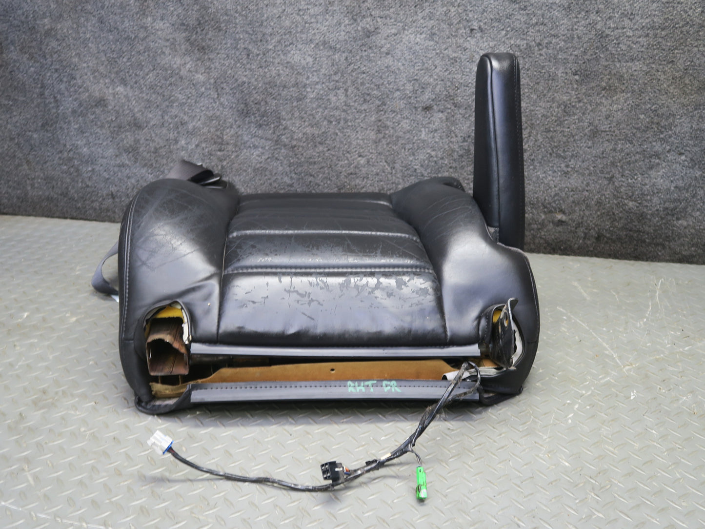 2005-2007 Hummer H2 Front Right Passenger Side Seat Upper Cushion Leather