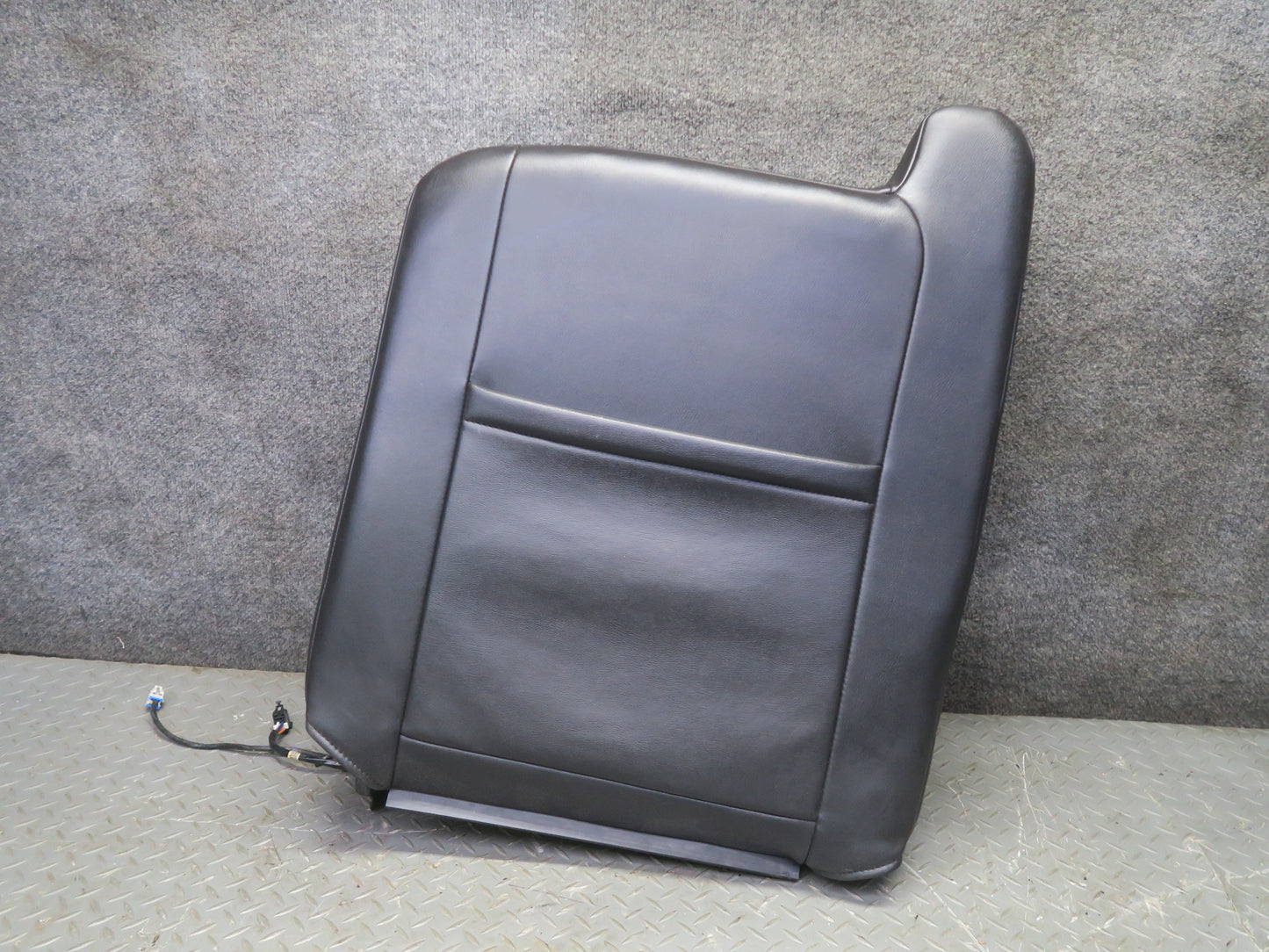 2005-2007 Hummer H2 Front Right Passenger Side Seat Upper Cushion Leather