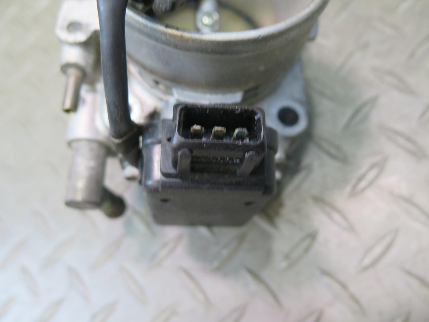 87-89 Nissan Z31 300ZX 3.0L VG30E NON Turbo Engine Throttle Body OEM