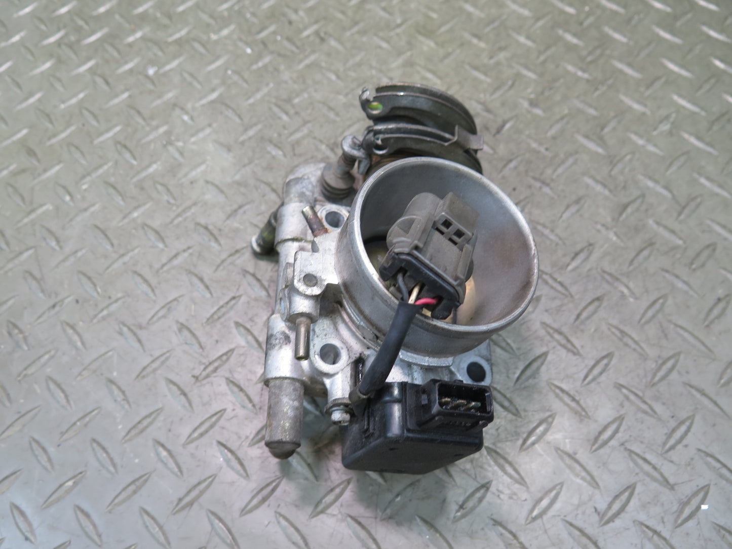 87-89 Nissan Z31 300ZX 3.0L VG30E NON Turbo Engine Throttle Body OEM