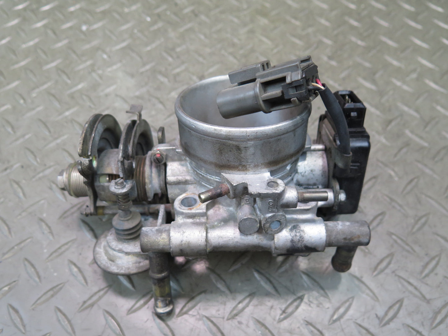 87-89 Nissan Z31 300ZX 3.0L VG30E NON Turbo Engine Throttle Body OEM