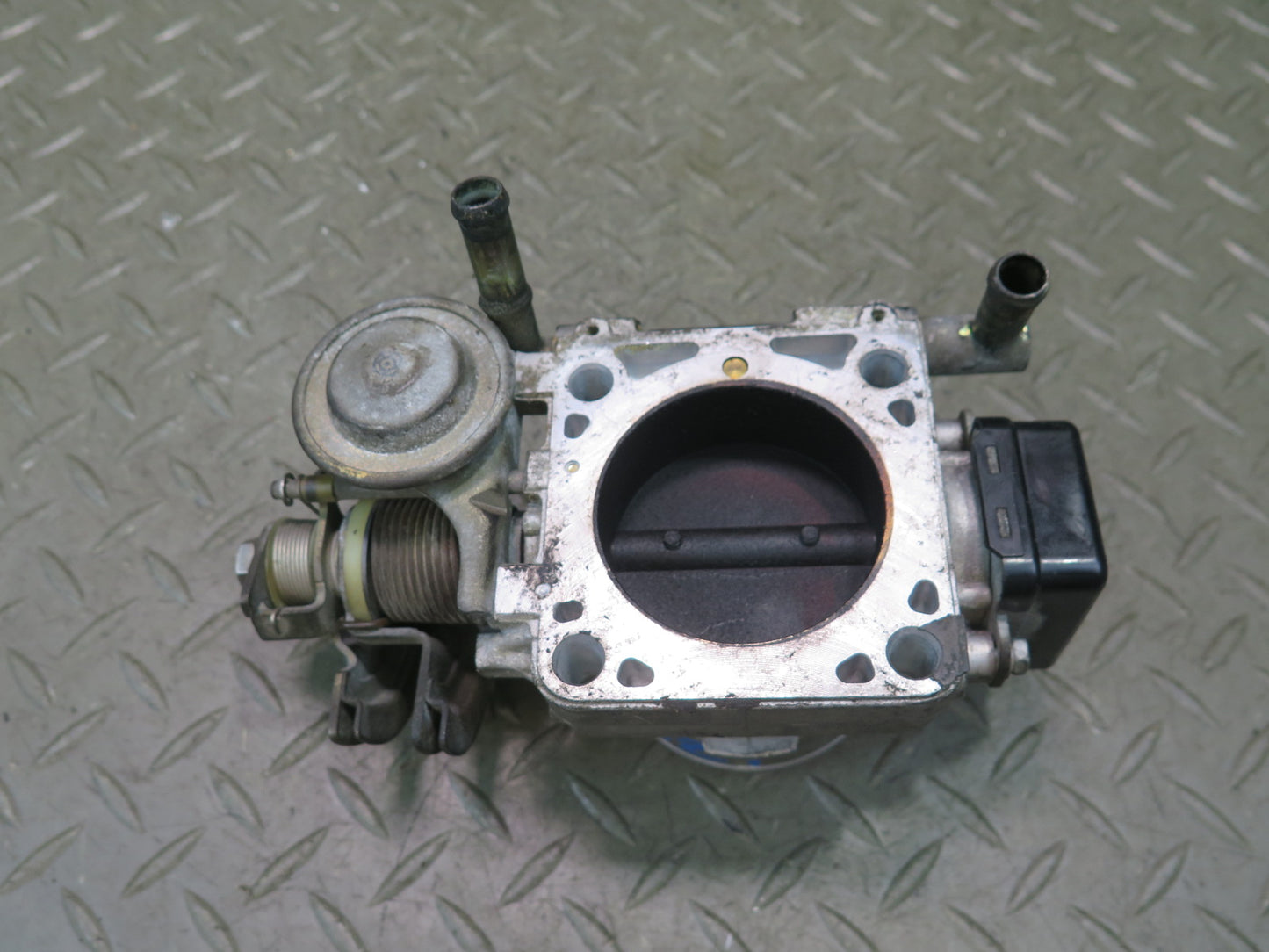 87-89 Nissan Z31 300ZX 3.0L VG30E NON Turbo Engine Throttle Body OEM