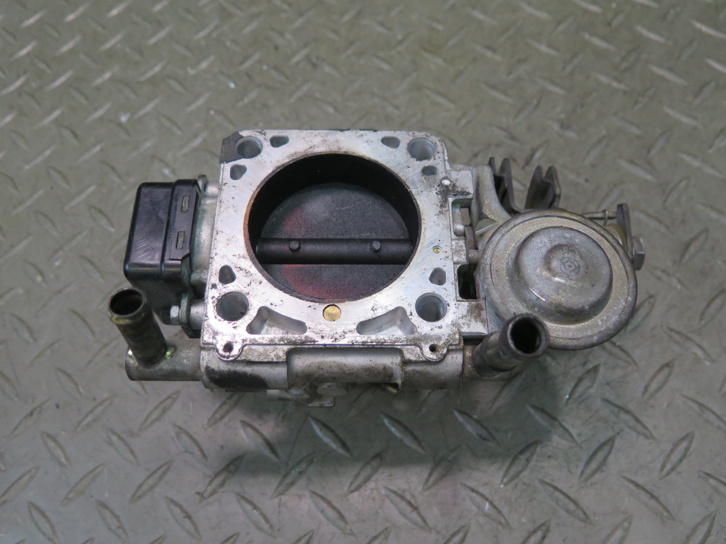 87-89 Nissan Z31 300ZX 3.0L VG30E NON Turbo Engine Throttle Body OEM