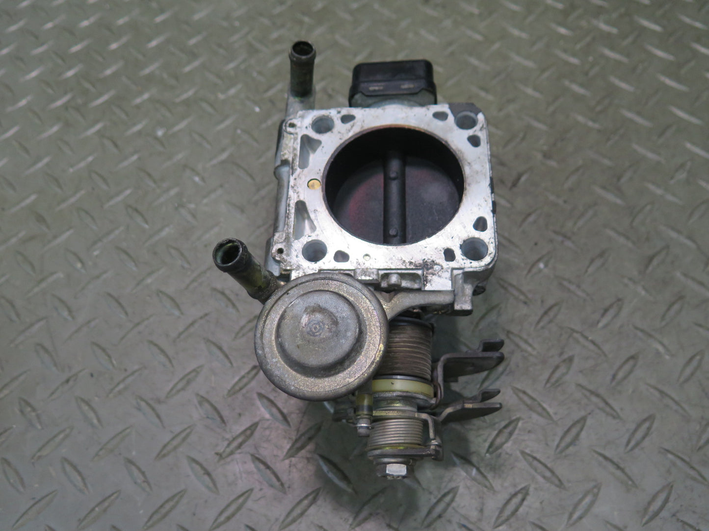 87-89 Nissan Z31 300ZX 3.0L VG30E NON Turbo Engine Throttle Body OEM