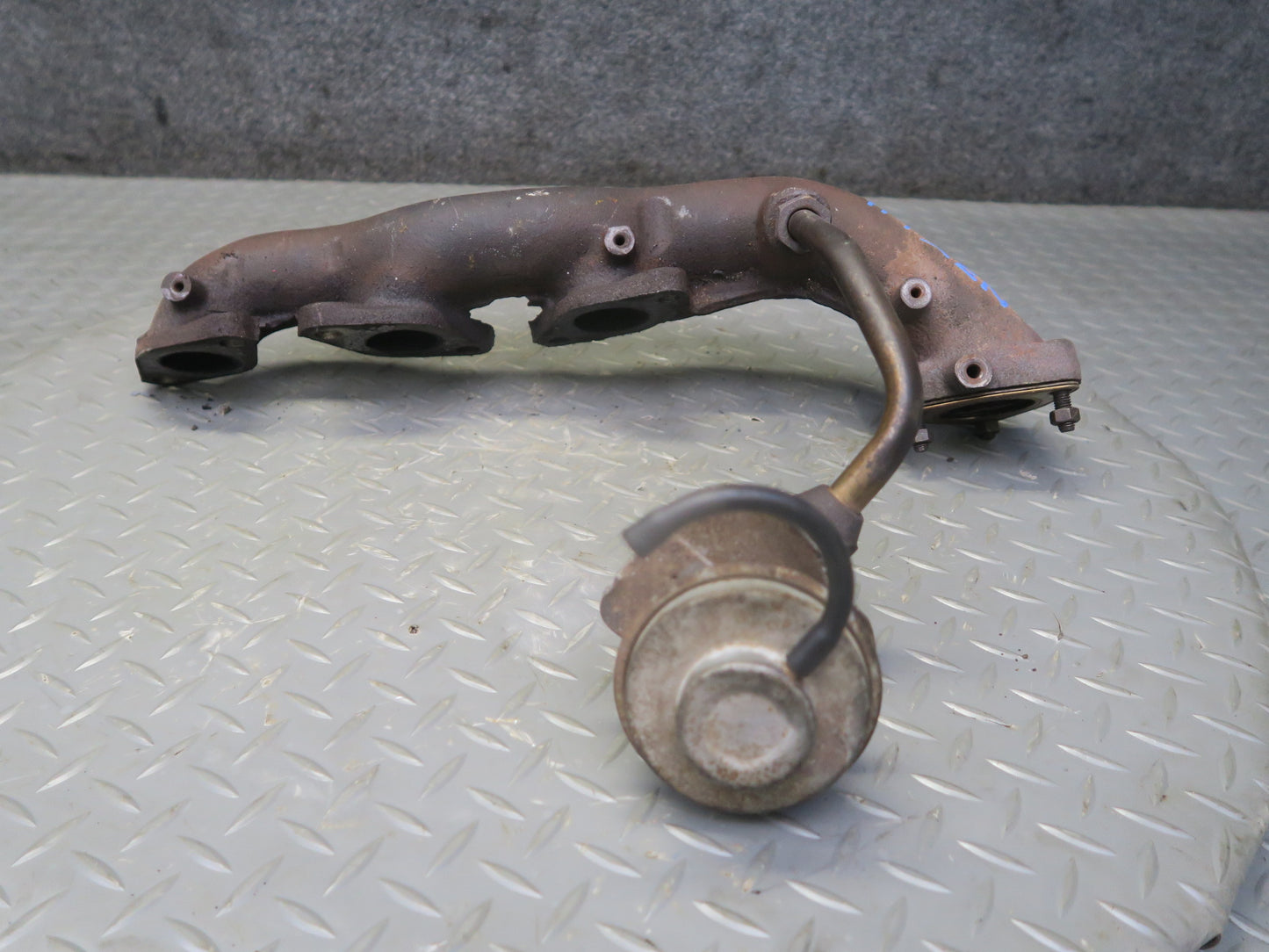 84-89 Nissan Z31 300ZX NA Left Exhaust  Manifold w EGR Valve OEM