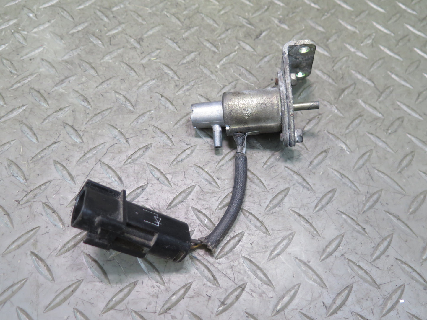 84-89 Nissan Z31 300ZX 3.0L VG30E NA Engine EGR AIV Control Valve Solenoid OEM