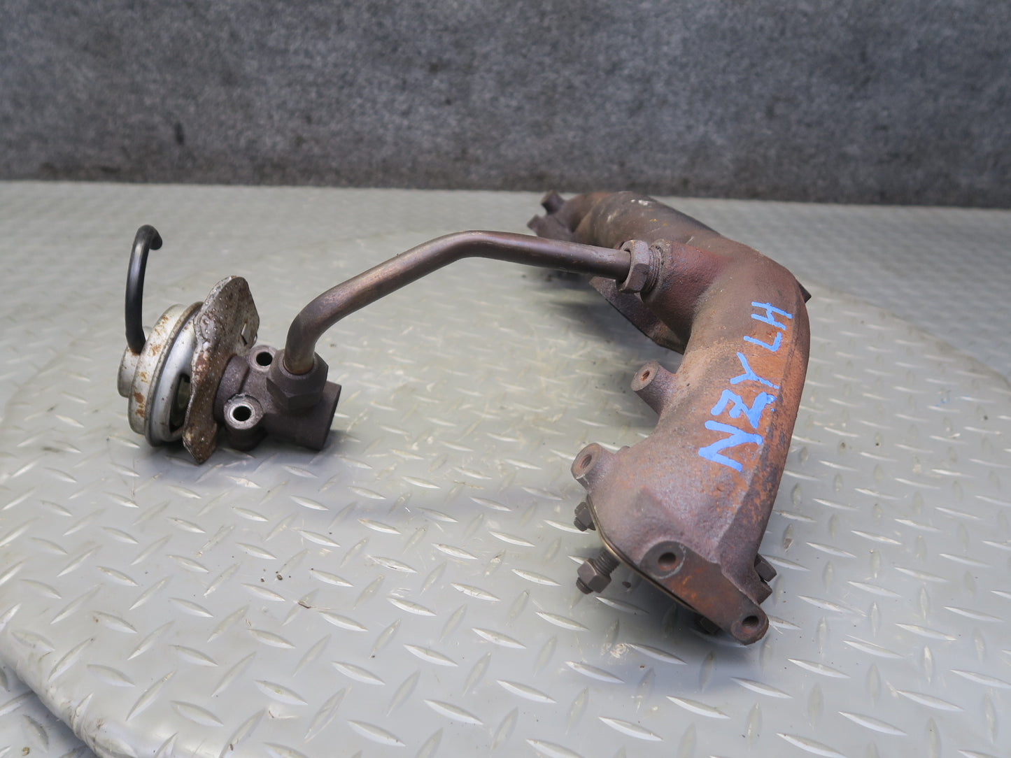 84-89 Nissan Z31 300ZX NA Left Exhaust  Manifold w EGR Valve OEM
