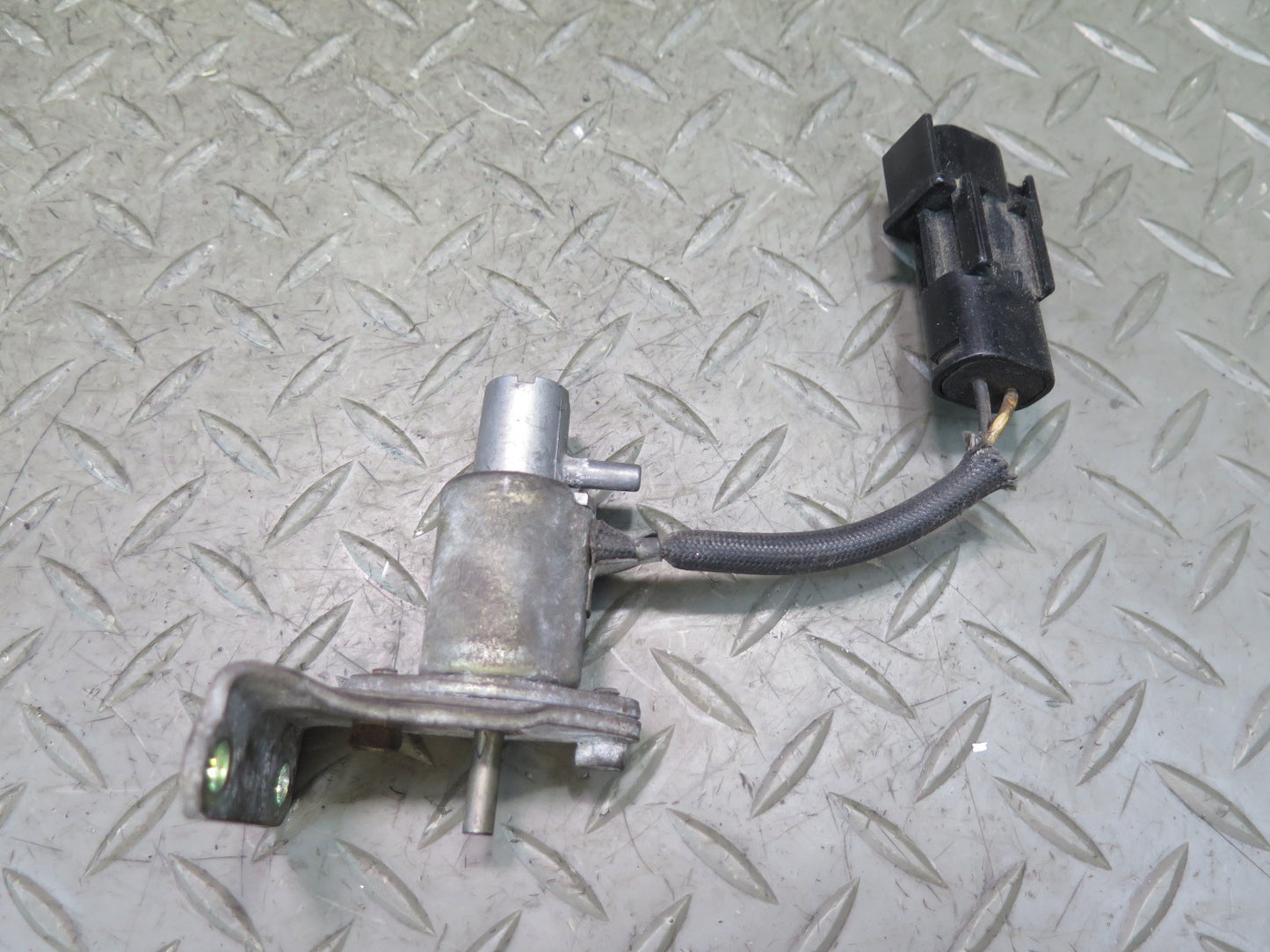 84-89 Nissan Z31 300ZX 3.0L VG30E NA Engine EGR AIV Control Valve Solenoid OEM