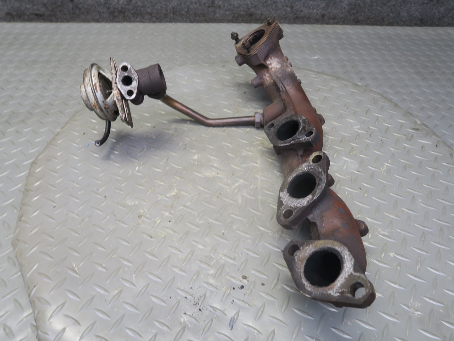 84-89 Nissan Z31 300ZX NA Left Exhaust  Manifold w EGR Valve OEM