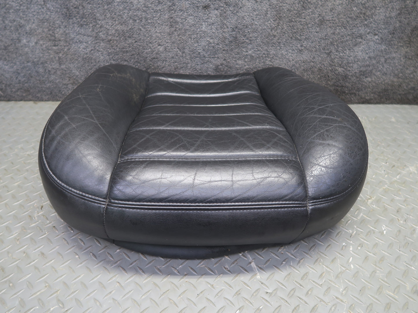 2005-2007 Hummer H2 Front Right Passenger Side Seat Lower Cushion Leather