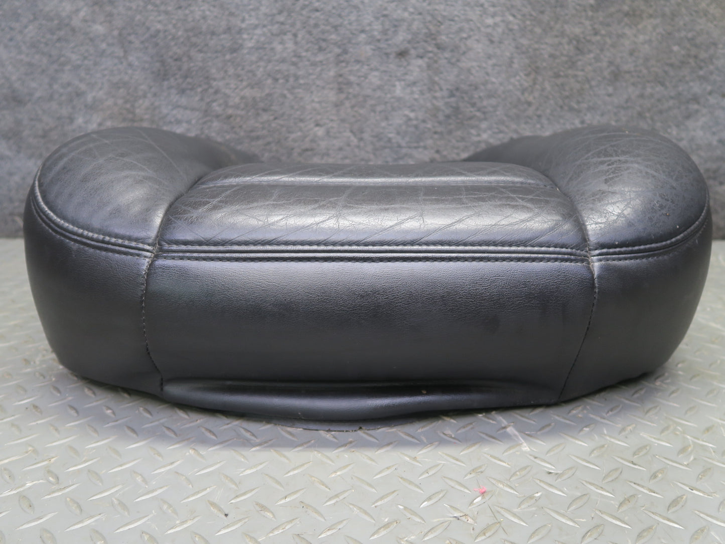 2005-2007 Hummer H2 Front Right Passenger Side Seat Lower Cushion Leather