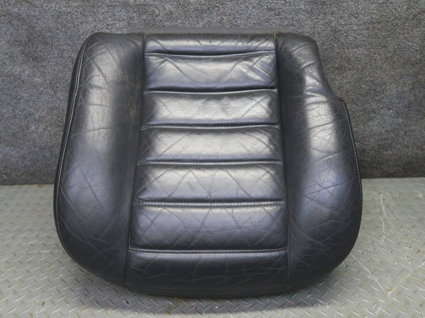 2005-2007 Hummer H2 Front Right Passenger Side Seat Lower Cushion Leather