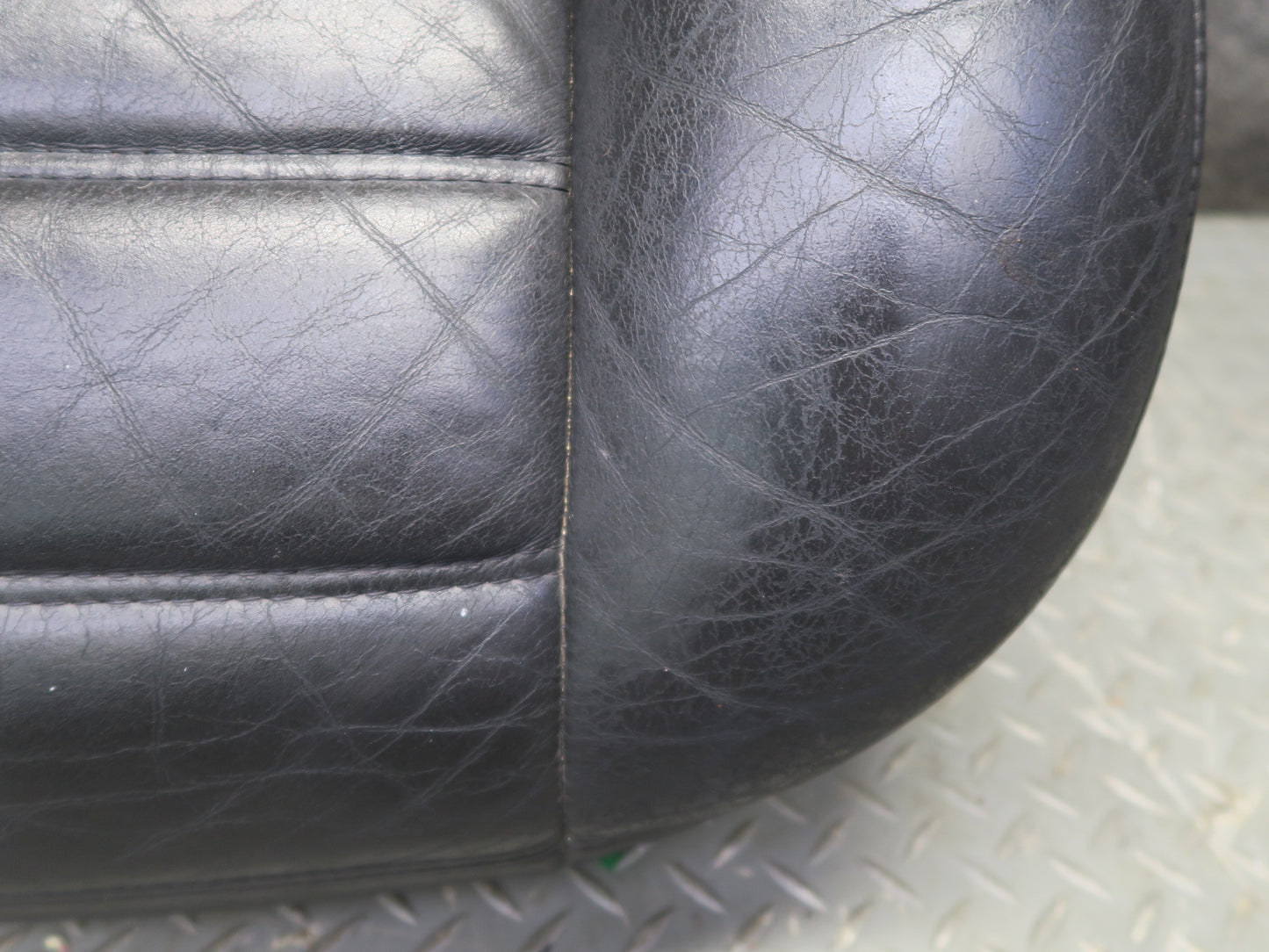 2005-2007 Hummer H2 Front Right Passenger Side Seat Lower Cushion Leather