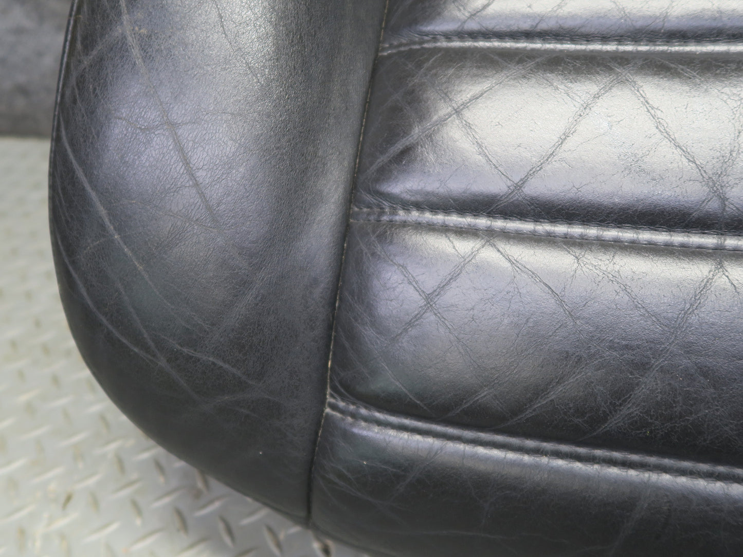 2005-2007 Hummer H2 Front Right Passenger Side Seat Lower Cushion Leather