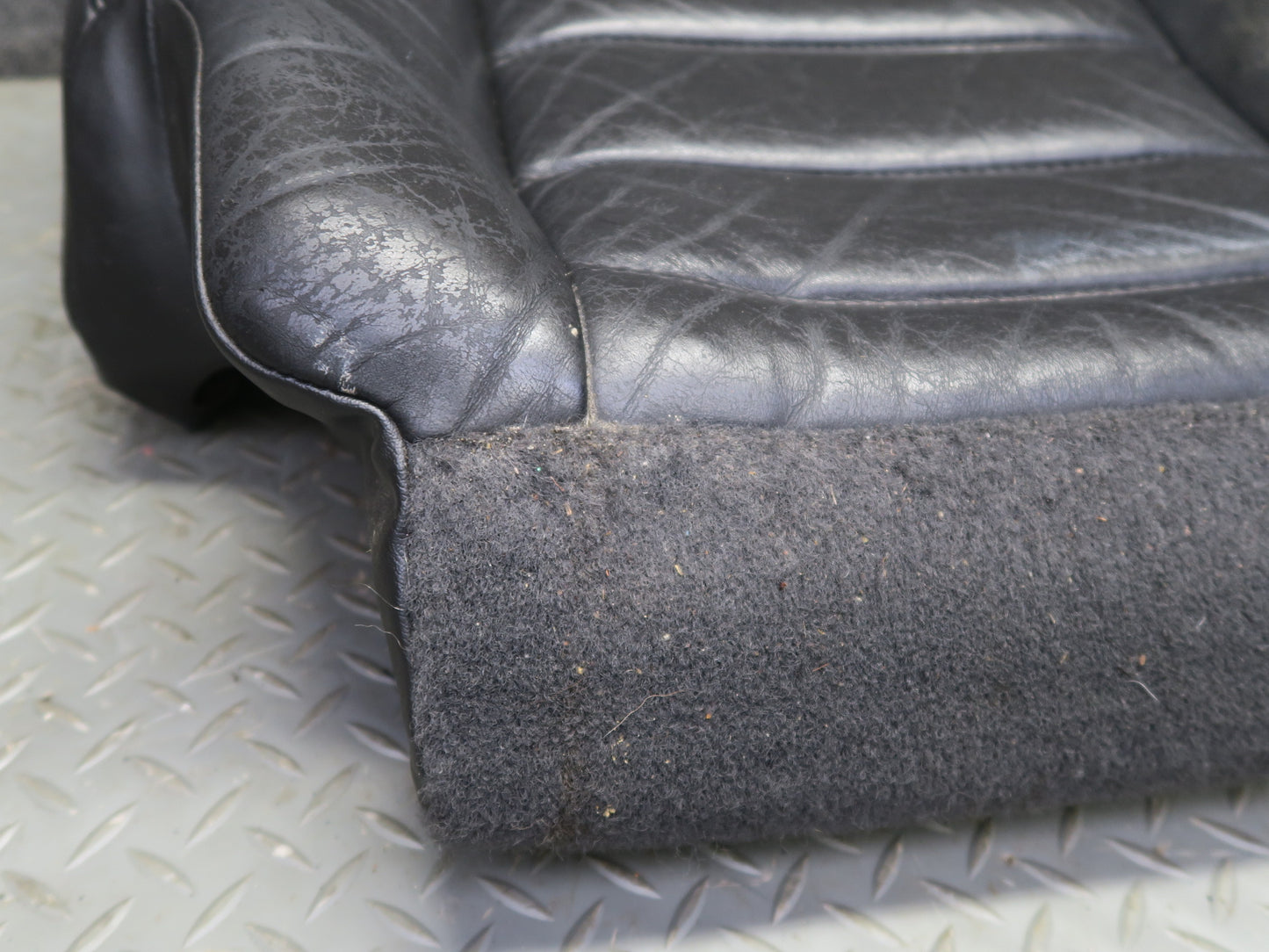 2005-2007 Hummer H2 Front Right Passenger Side Seat Lower Cushion Leather