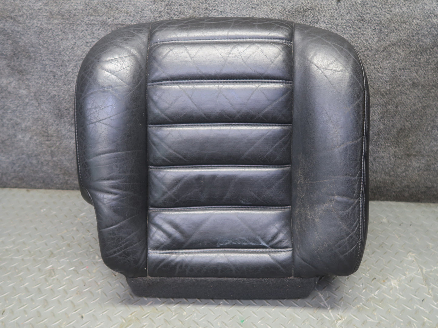 2005-2007 Hummer H2 Front Right Passenger Side Seat Lower Cushion Leather