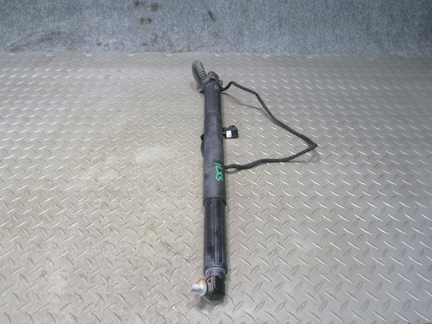 2008-2014 BMW E71 X6 X6M Rear Trunk Tailgate Liftgate Cylinder Support Set