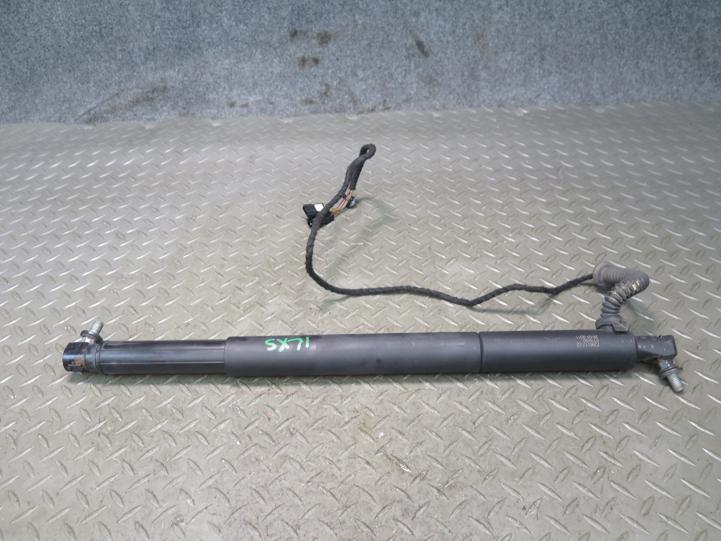2008-2014 BMW E71 X6 X6M Rear Trunk Tailgate Liftgate Cylinder Support Set