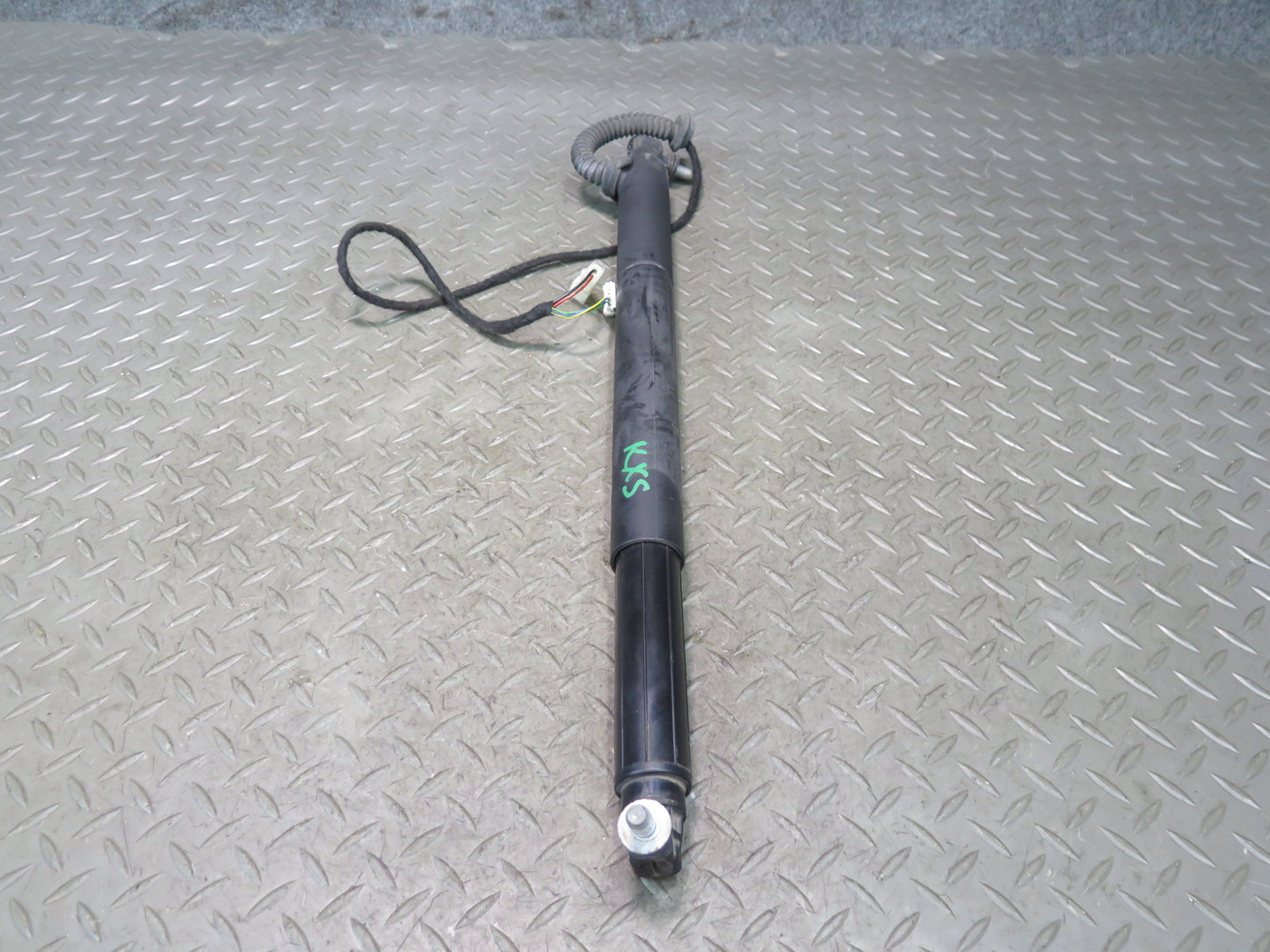 2008-2014 BMW E71 X6 X6M Rear Trunk Tailgate Liftgate Cylinder Support Set