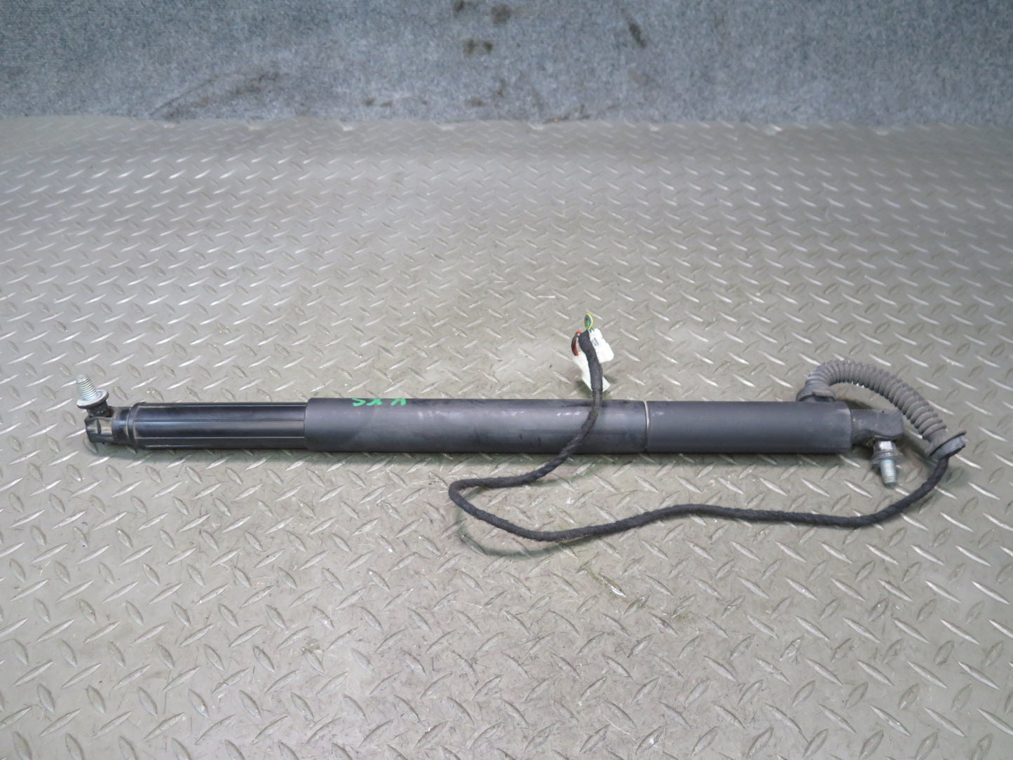 2008-2014 BMW E71 X6 X6M Rear Trunk Tailgate Liftgate Cylinder Support Set