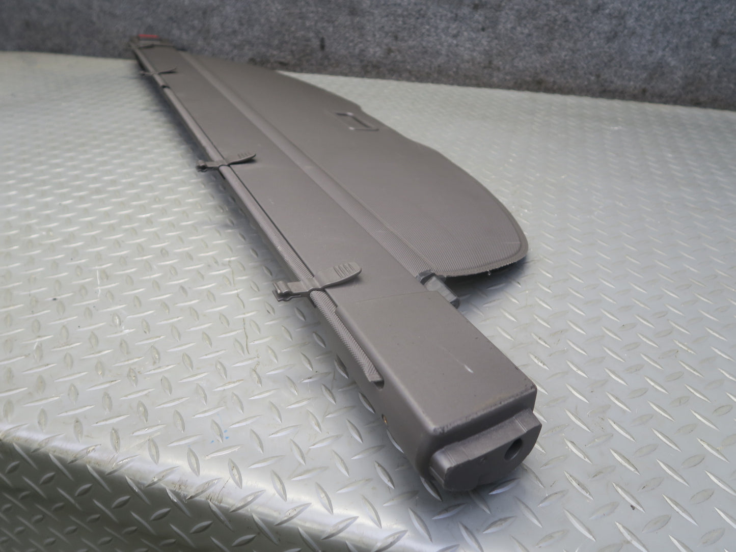 2011-2018 Porsche Cayenne 958 Rear Trunk Cargo Luggage Roller Cover Brown