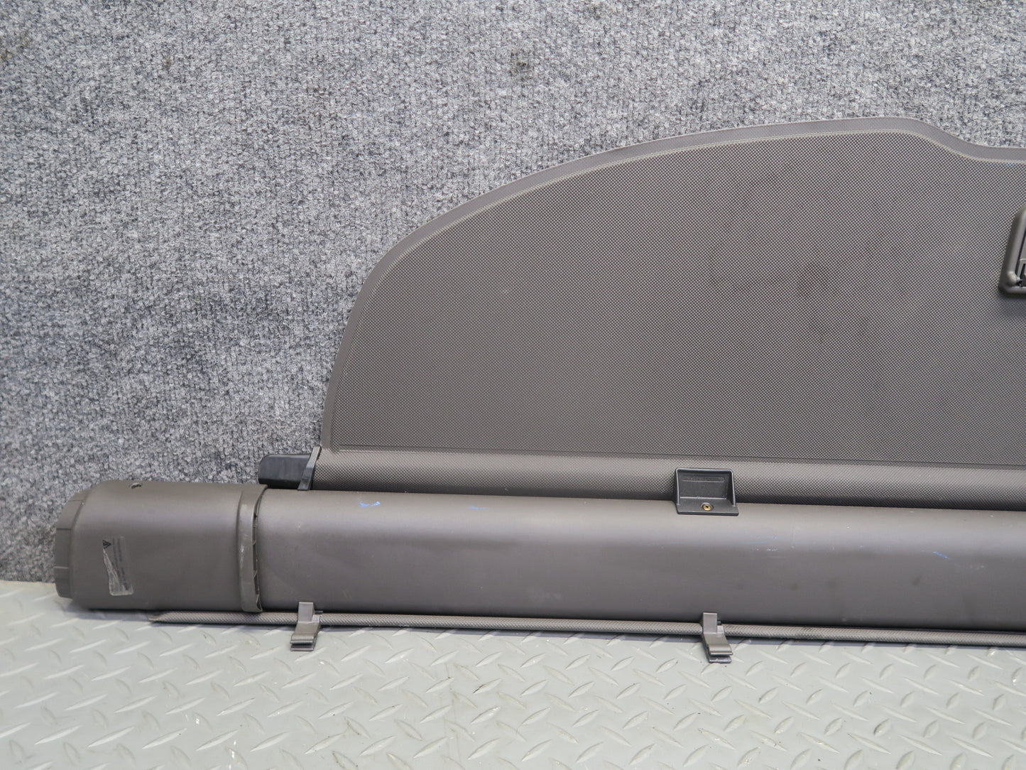 2011-2018 Porsche Cayenne 958 Rear Trunk Cargo Luggage Roller Cover Brown