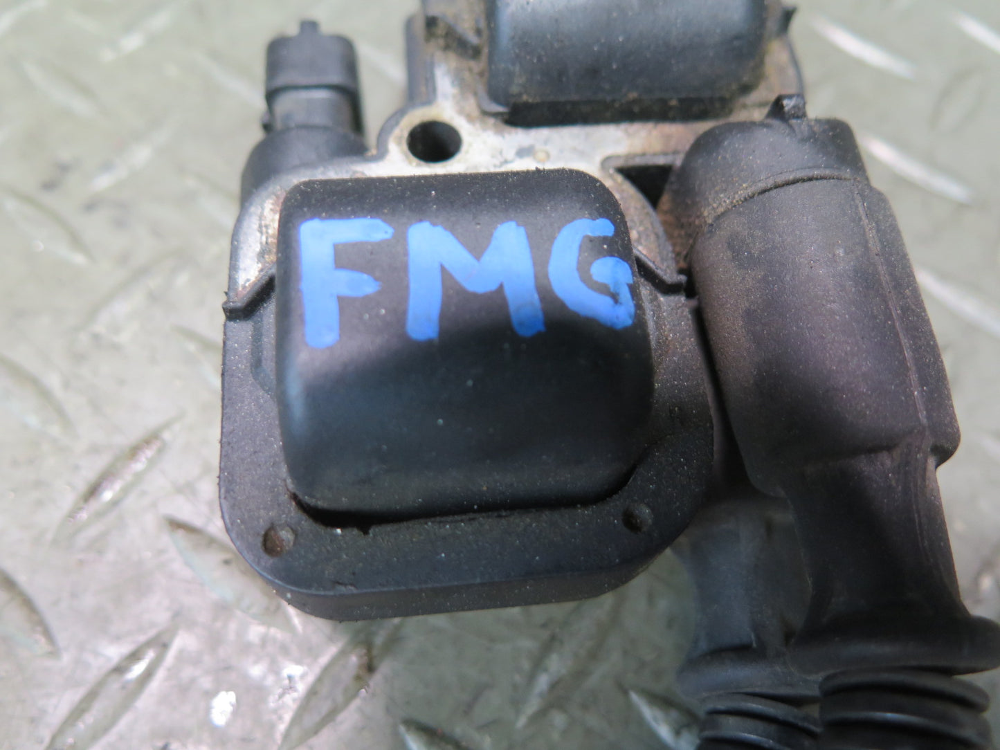 2002-2007 Mercedes W463 G500 M113 Ignition Coil Spark Plug