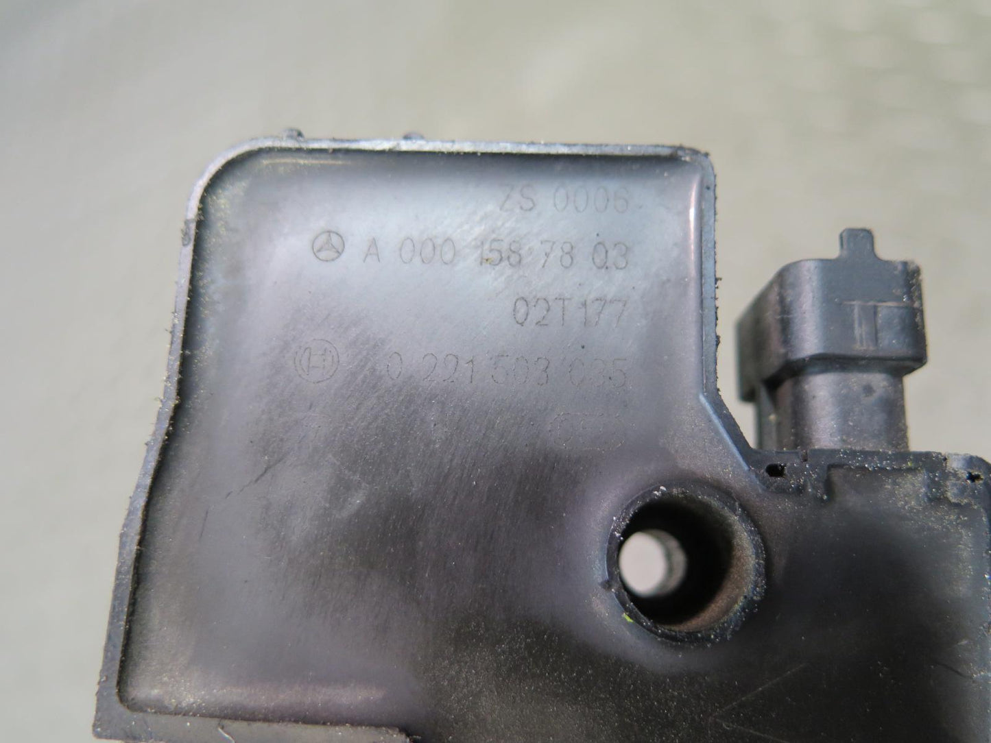 2002-2007 Mercedes W463 G500 M113 Ignition Coil Spark Plug