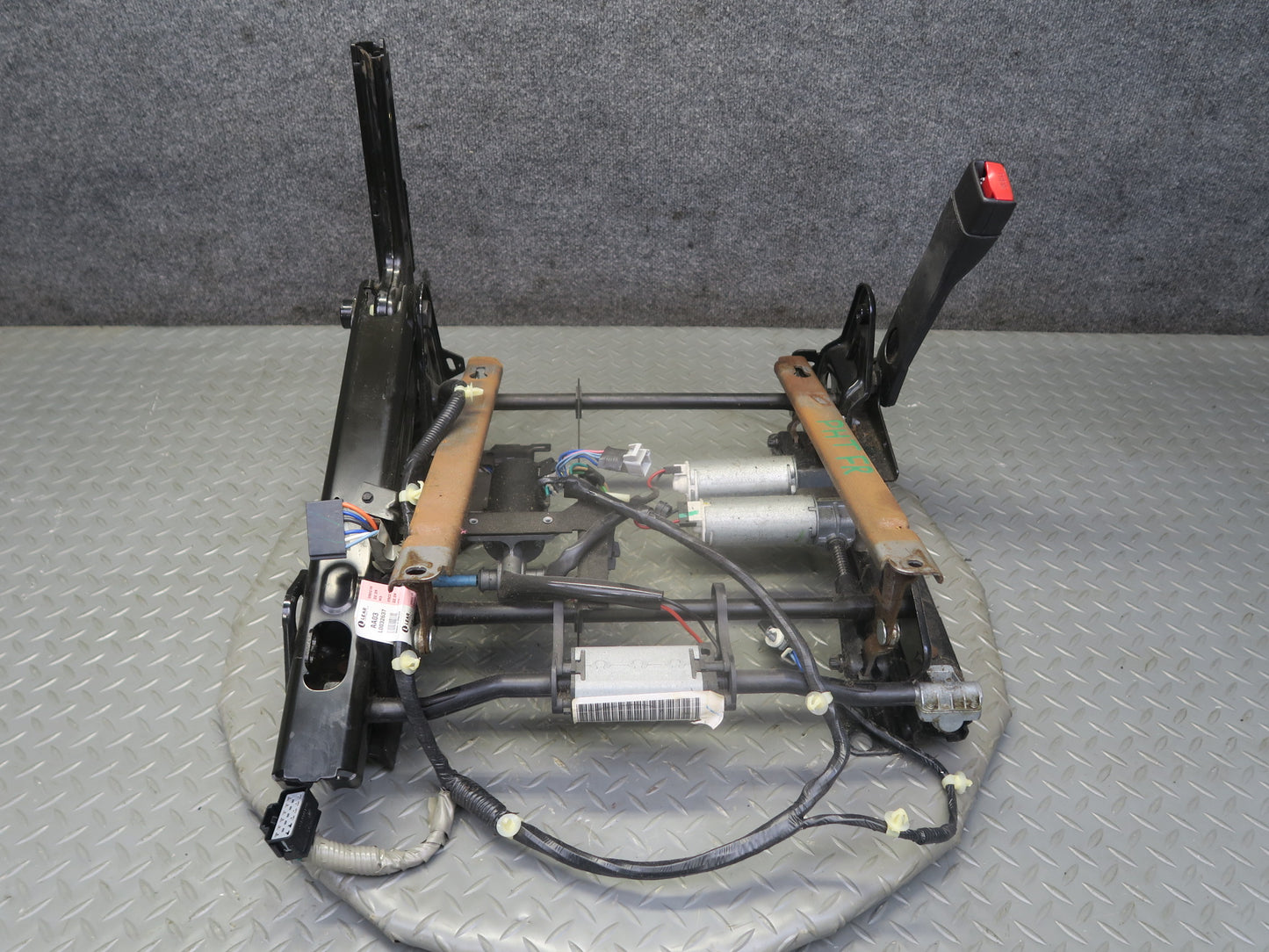 2003-2007 Hummer H2 Front Right Passenger Side Seat Lower Frame Track W/ Motors