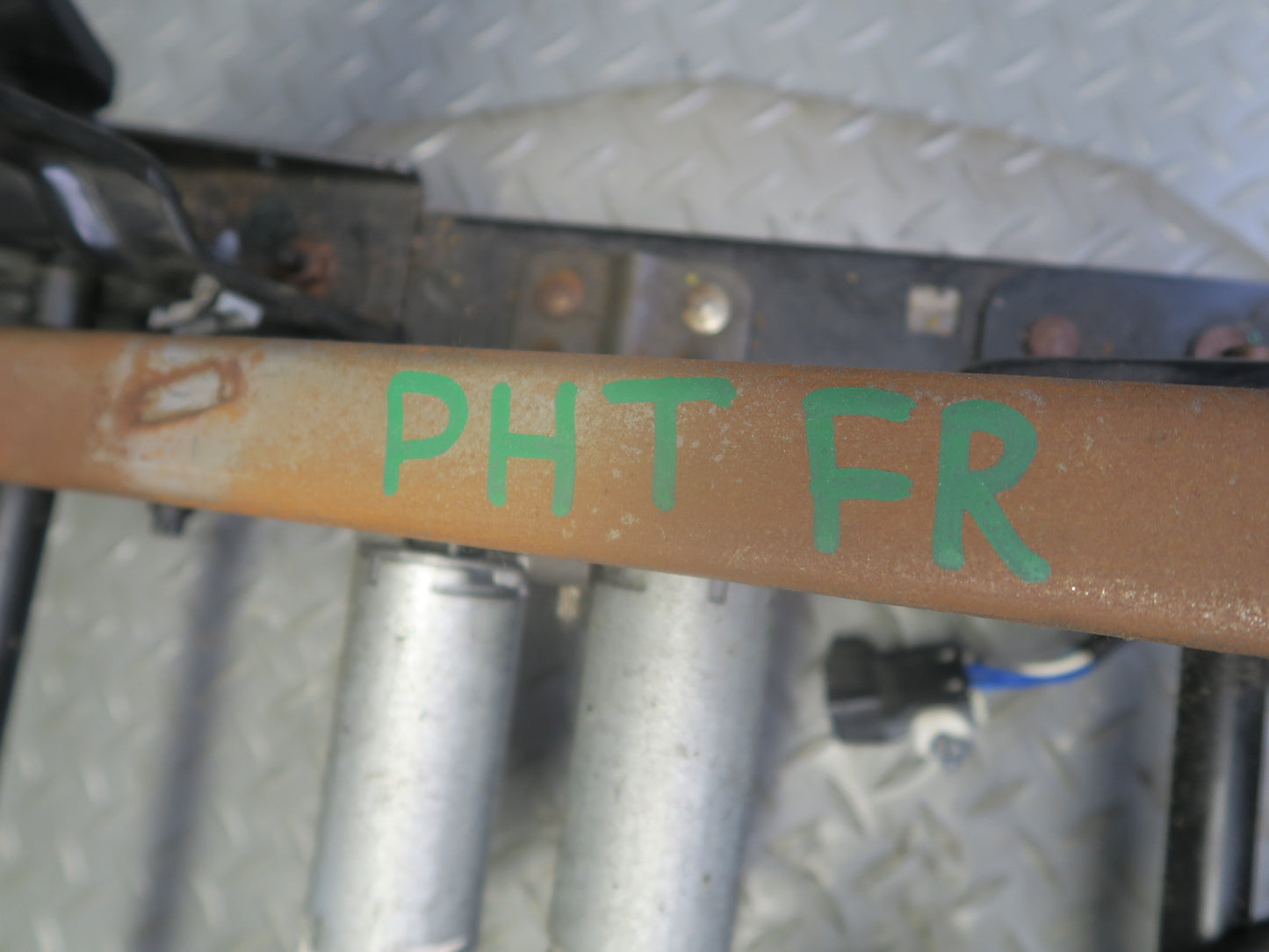 2003-2007 Hummer H2 Front Right Passenger Side Seat Lower Frame Track W/ Motors
