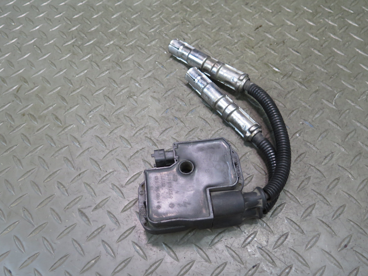 2002-2007 Mercedes W463 G500 M113 Ignition Coil Spark Plug