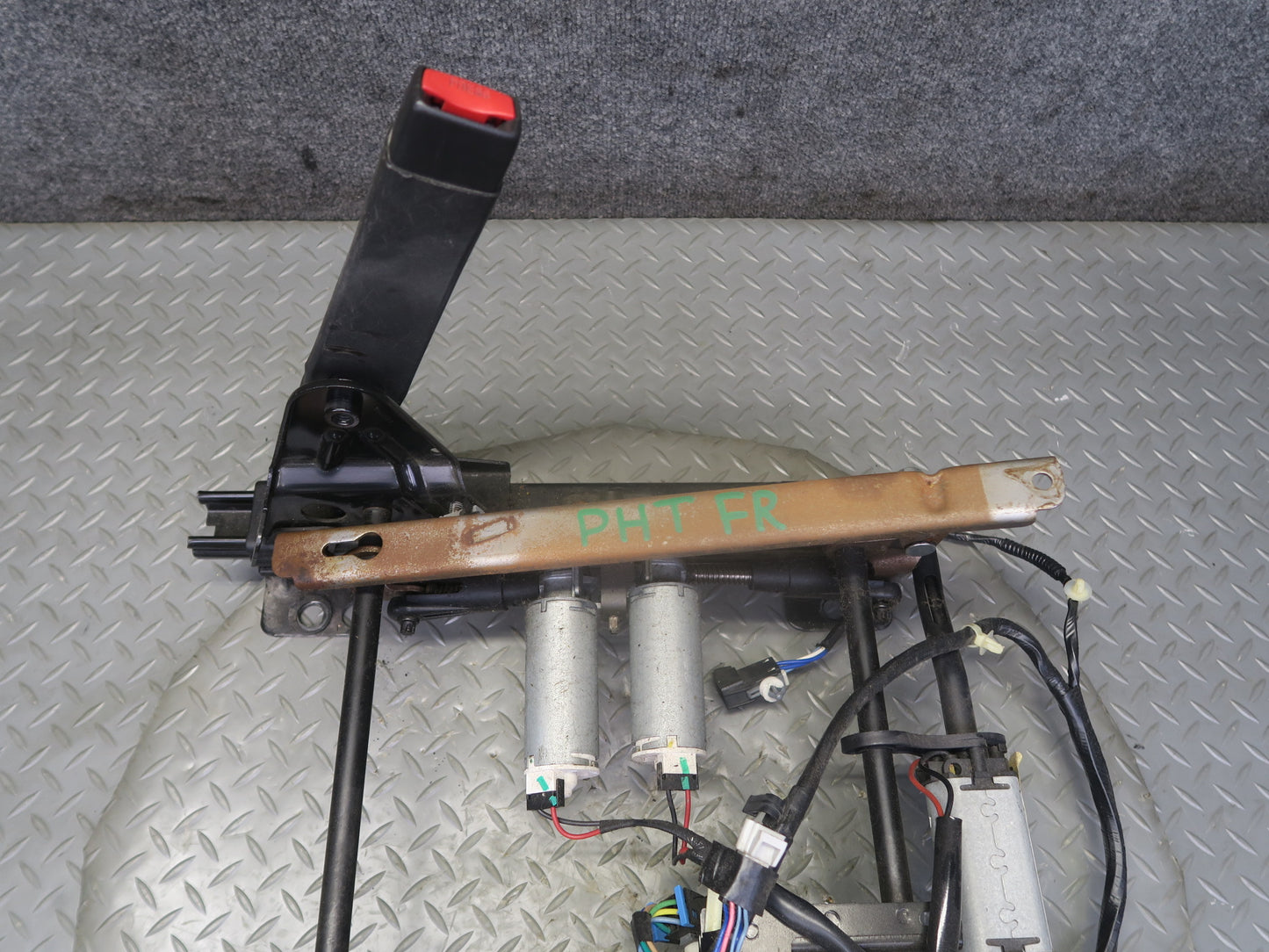 2003-2007 Hummer H2 Front Right Passenger Side Seat Lower Frame Track W/ Motors