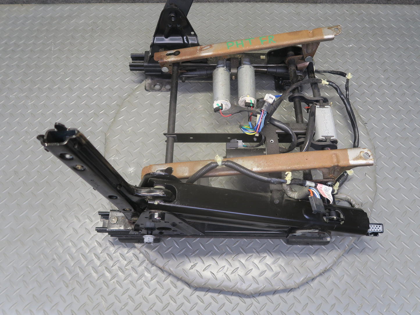 2003-2007 Hummer H2 Front Right Passenger Side Seat Lower Frame Track W/ Motors