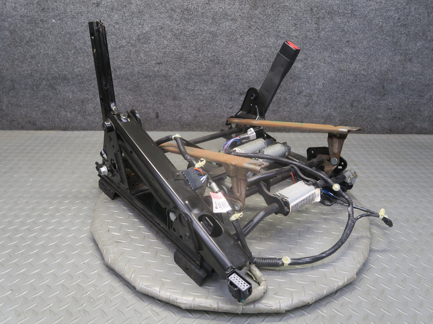 2003-2007 Hummer H2 Front Right Passenger Side Seat Lower Frame Track W/ Motors