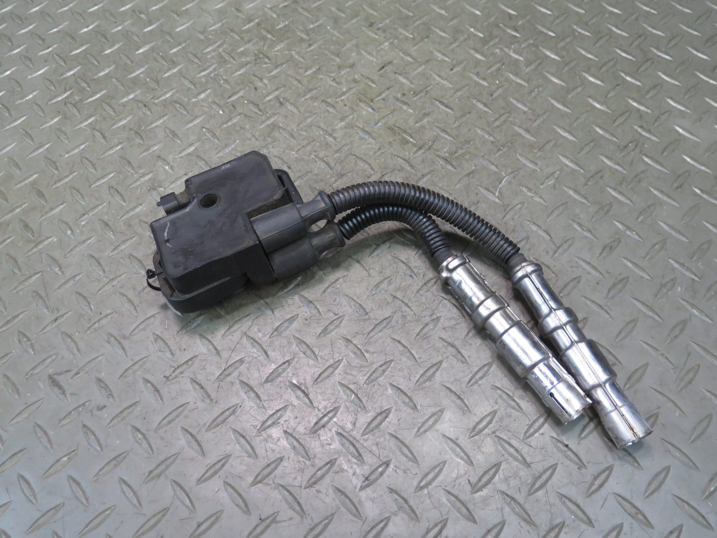 2002-2007 Mercedes W463 G500 M113 Ignition Coil Spark Plug