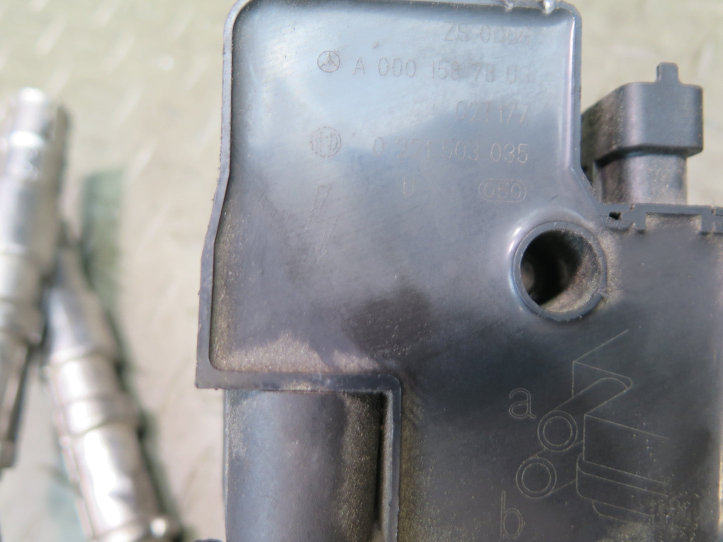 2002-2007 Mercedes W463 G500 M113 Ignition Coil Spark Plug