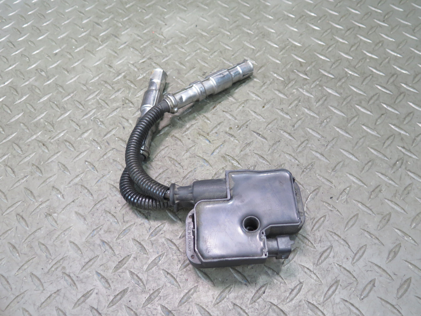 2002-2007 Mercedes W463 G500 M113 Ignition Coil Spark Plug