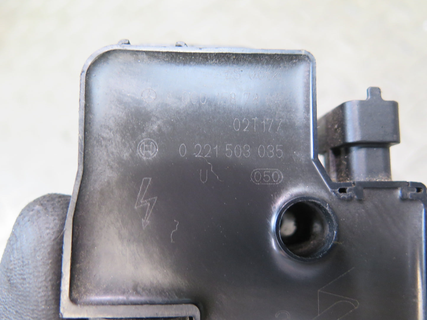 2002-2007 Mercedes W463 G500 M113 Ignition Coil Spark Plug