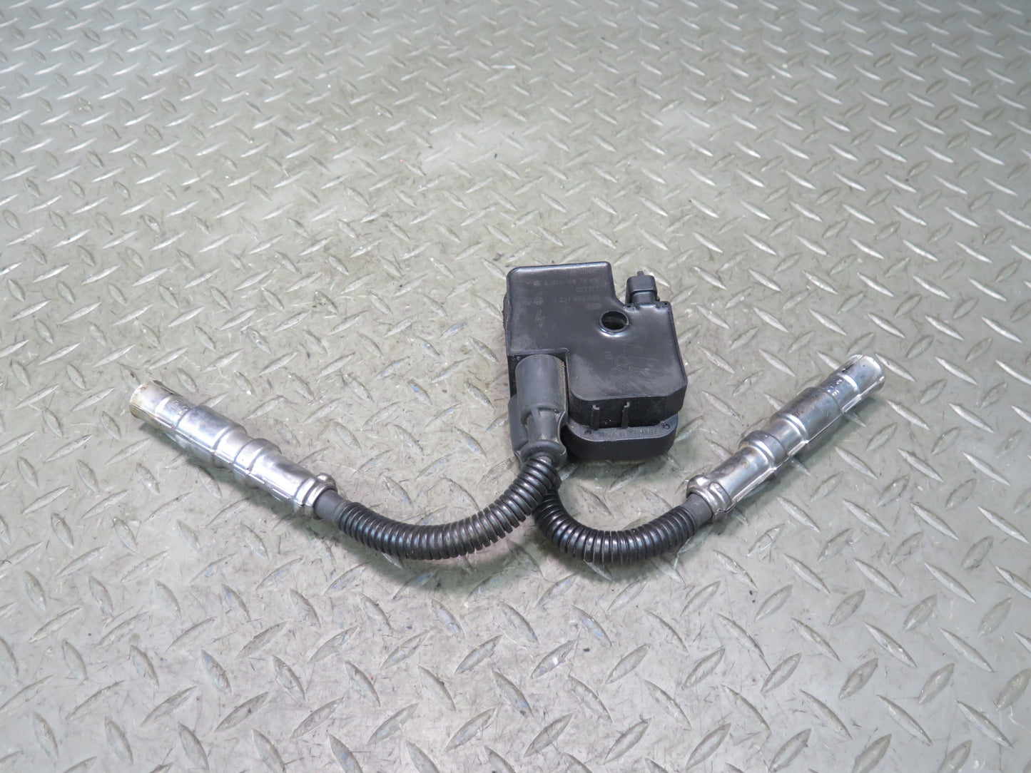 2002-2007 Mercedes W463 G500 M113 Ignition Coil Spark Plug