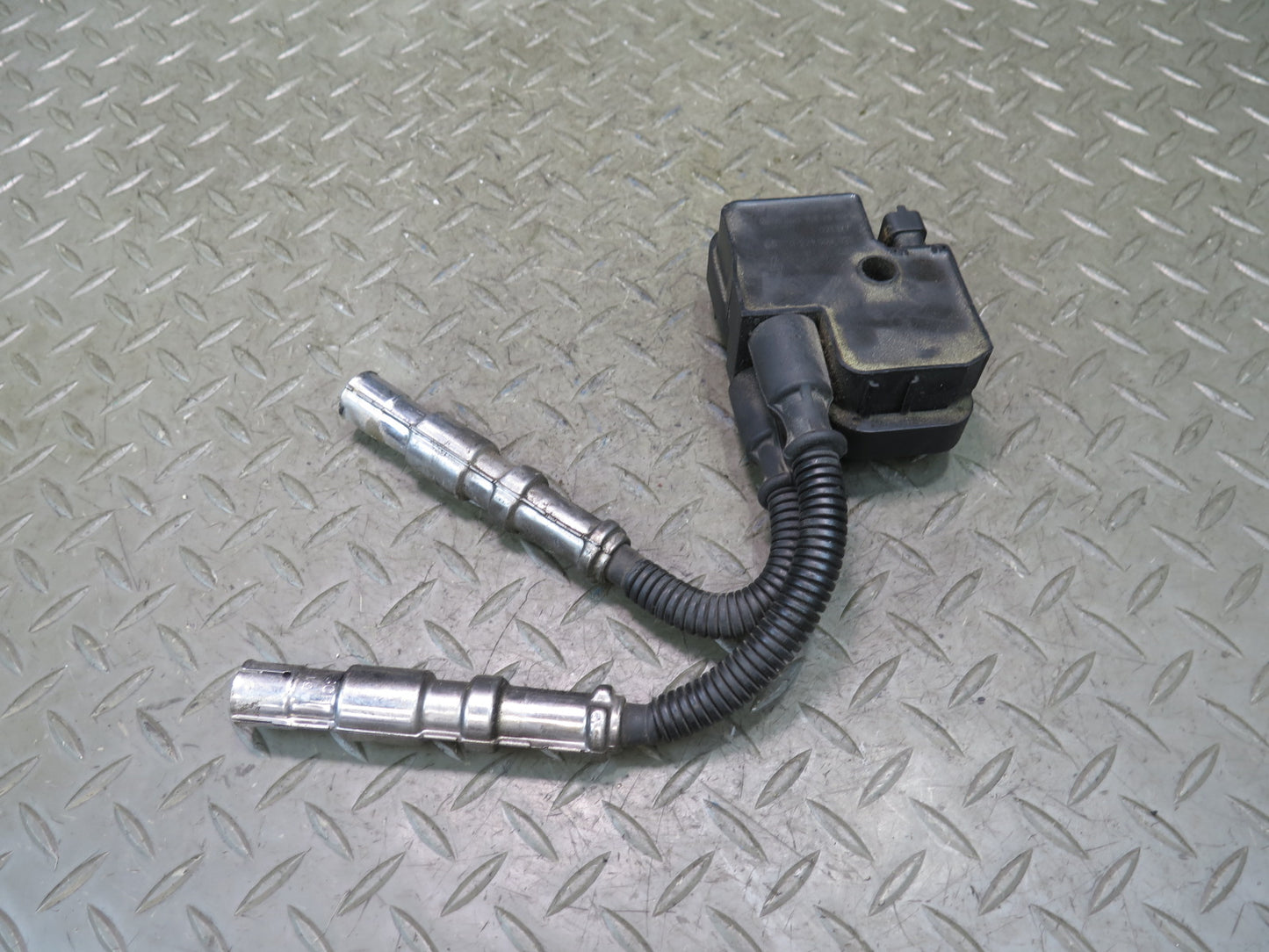 2002-2007 Mercedes W463 G500 M113 Ignition Coil Spark Plug