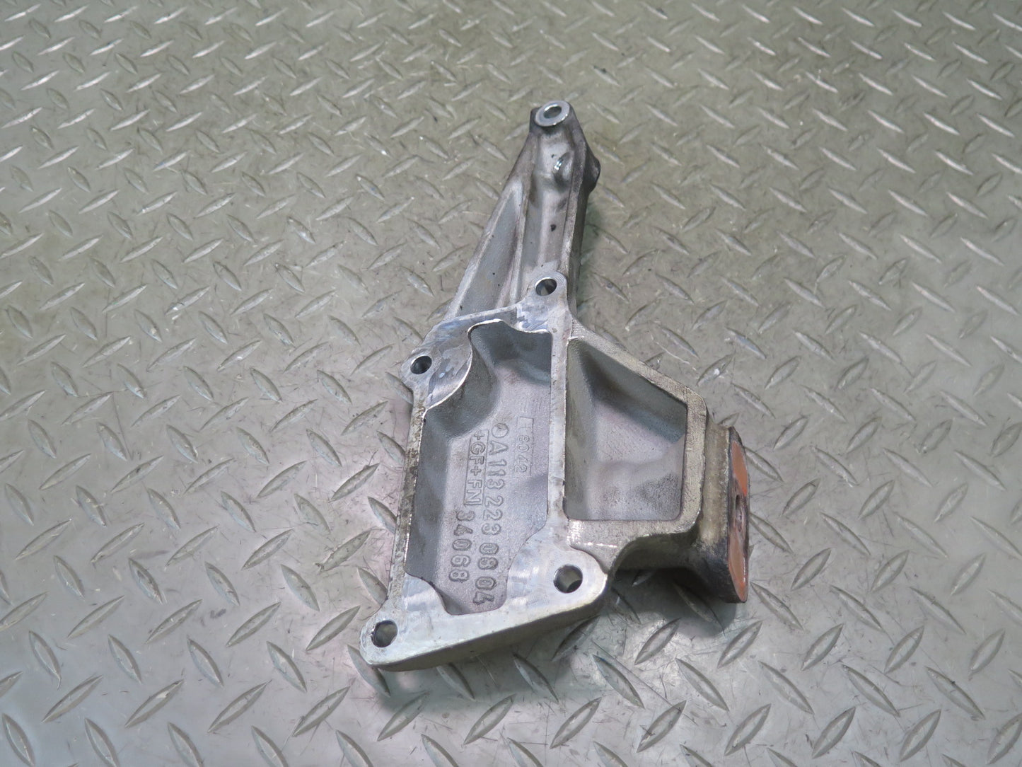 2002-2005 Mercedes W463 G500 Engine Motor Left Mount Bracket 1132230804