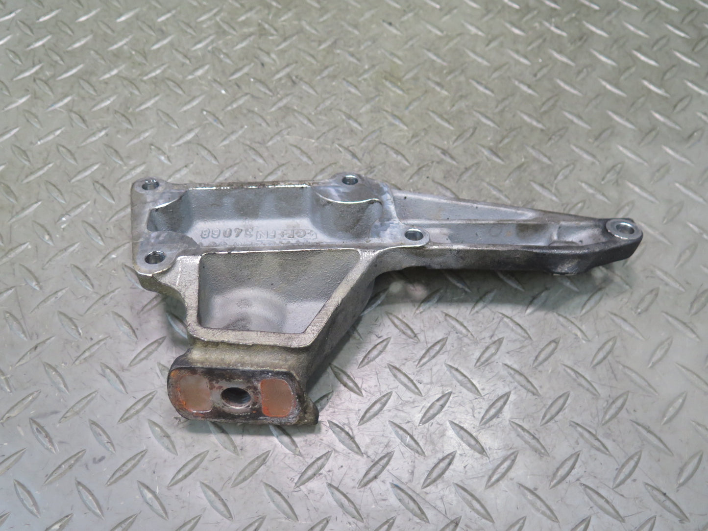 2002-2005 Mercedes W463 G500 Engine Motor Left Mount Bracket 1132230804