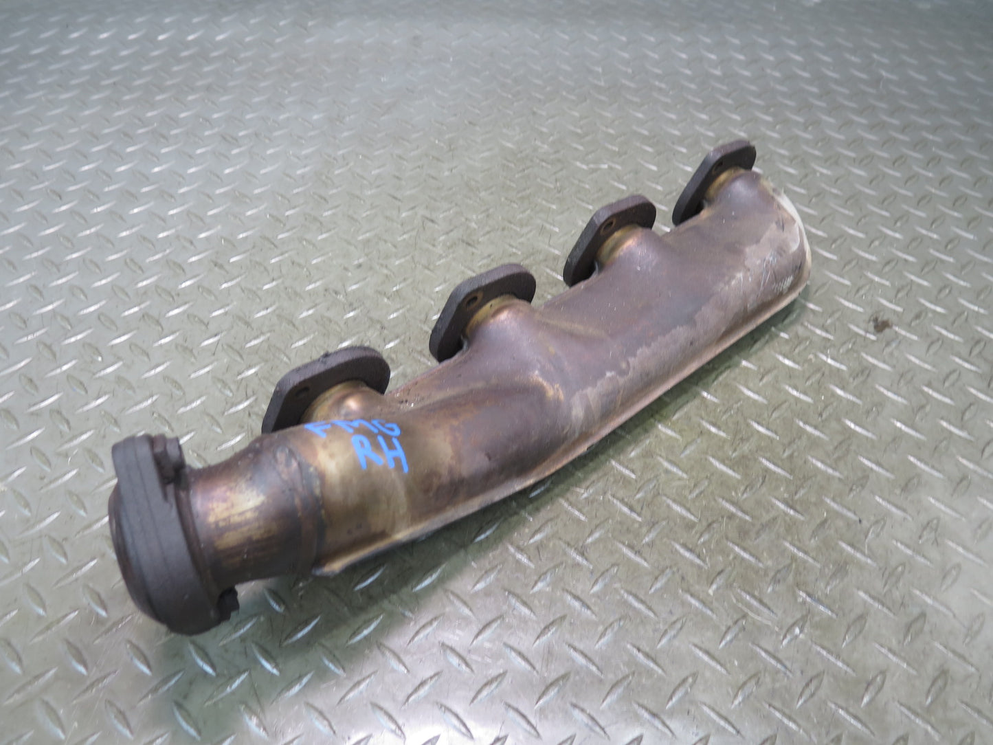 2002-2005 Mercedes W463 G500 M113 Right Exhaust Manifold