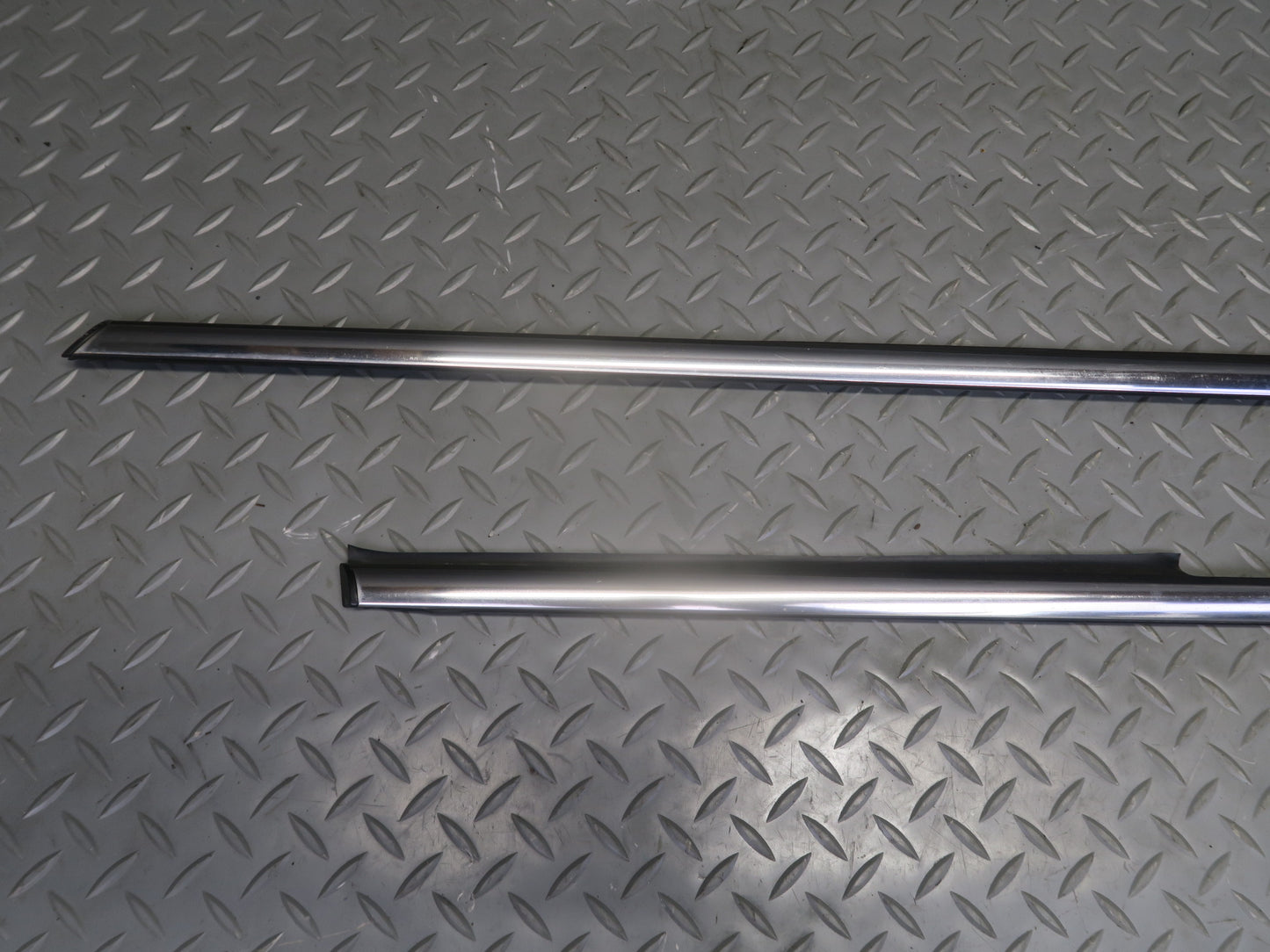 09-15 Mini R57 Convertible Left Side Fender Door Quarter Panel Molding Set OEM