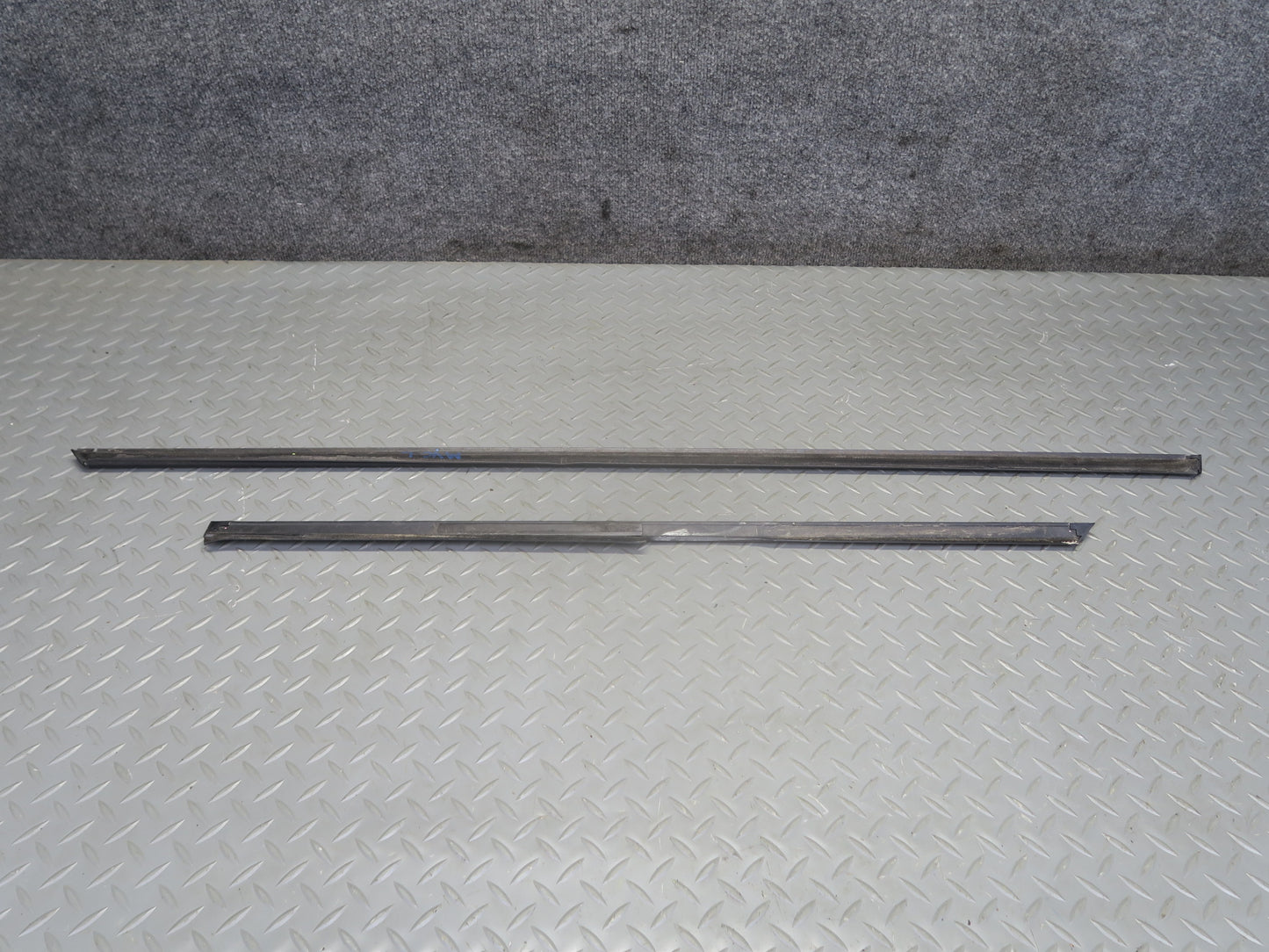 09-15 Mini R57 Convertible Left Side Fender Door Quarter Panel Molding Set OEM